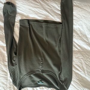 Super cute cropped shirt